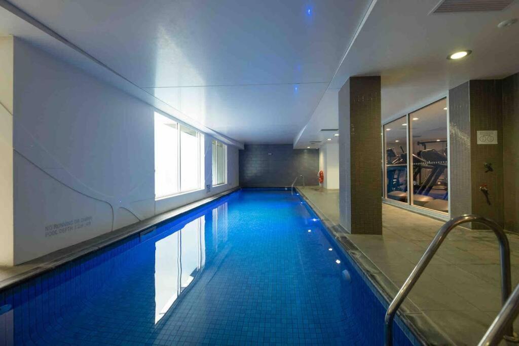 City Apartment, Pool & Carpark Adelaide Exteriör bild
