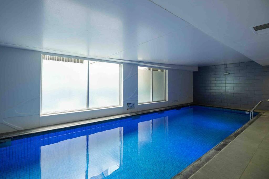 City Apartment, Pool & Carpark Adelaide Exteriör bild