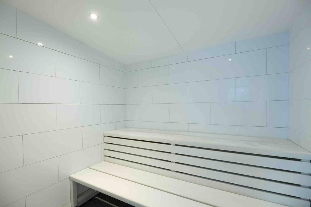 City Apartment, Pool & Carpark Adelaide Exteriör bild