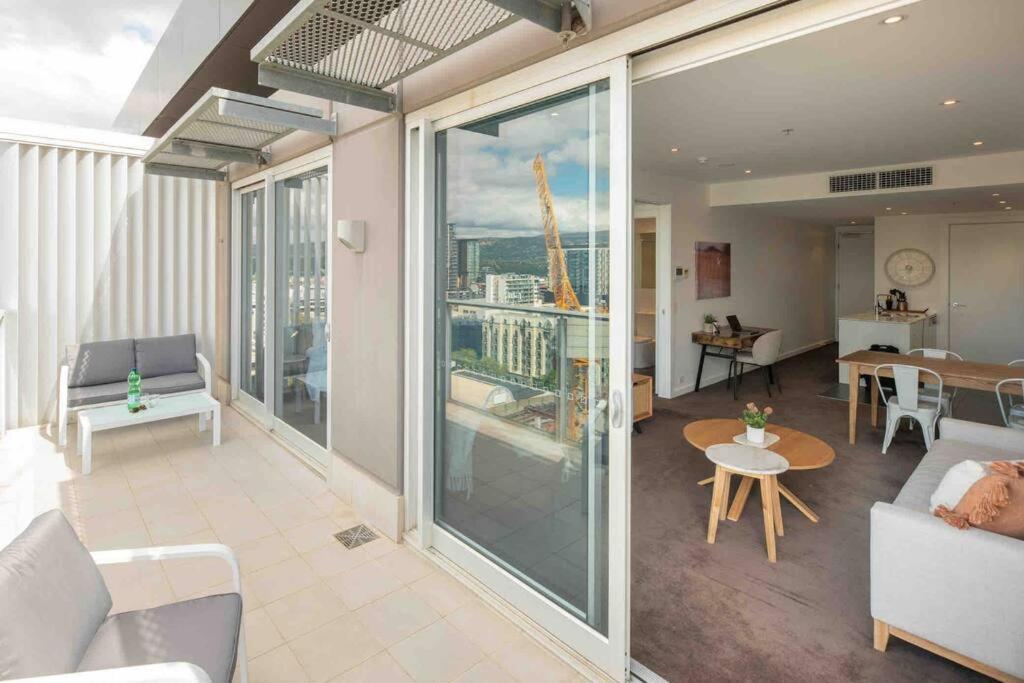 City Apartment, Pool & Carpark Adelaide Exteriör bild