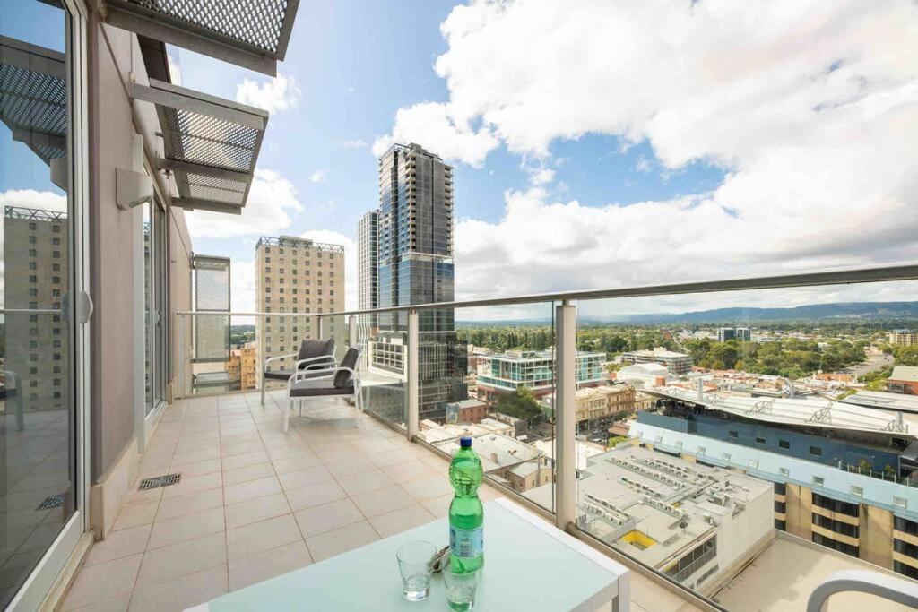 City Apartment, Pool & Carpark Adelaide Exteriör bild